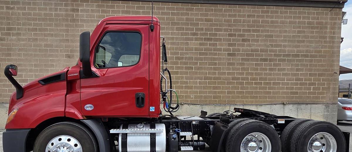 Used 2021 Freightliner Cascadia 116