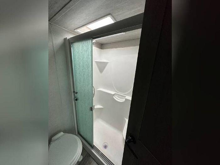 Used 2021 Keystone Montana 3781RL