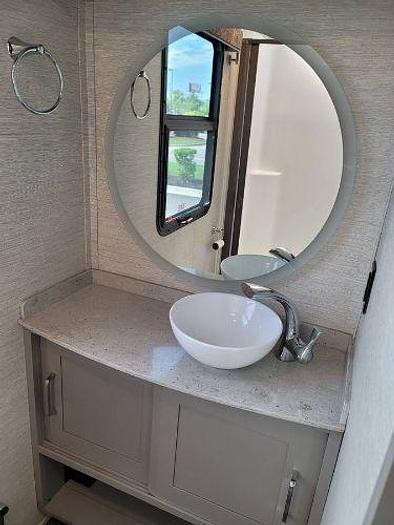 Used 2021 Tiffin Wayfarer 25RW