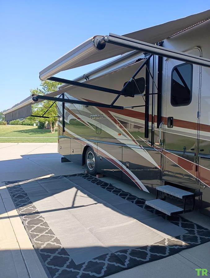 Used 2015 Winnebago Forza 34T