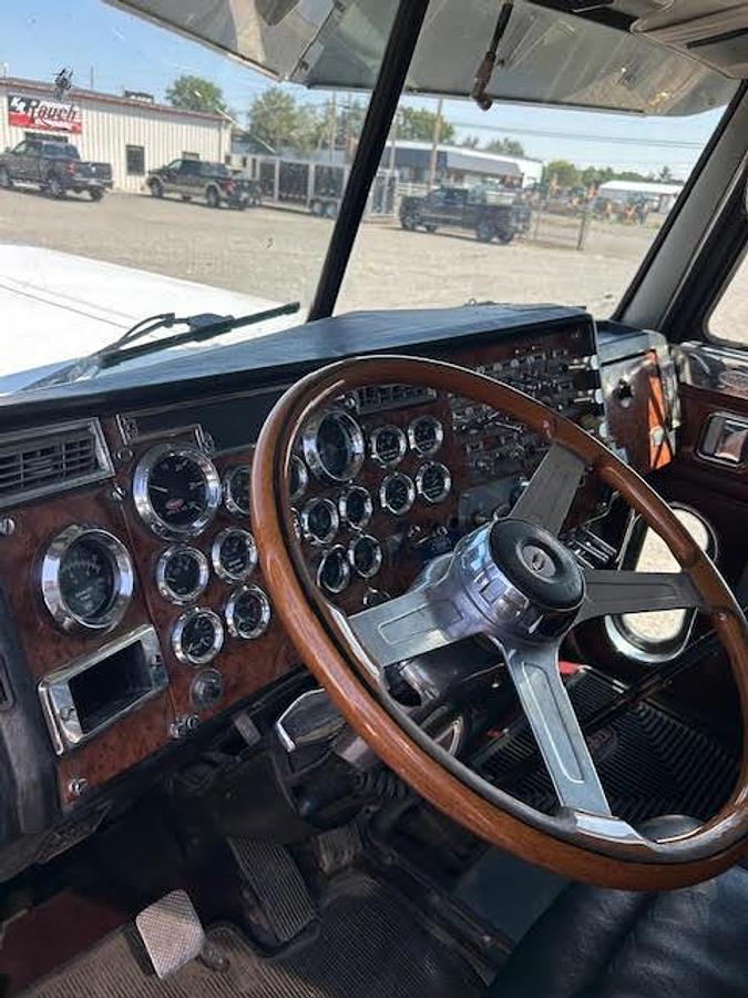 Used 2000 PETERBILT 379 & 2000 Wilson Aluminum Flatbed Trailer