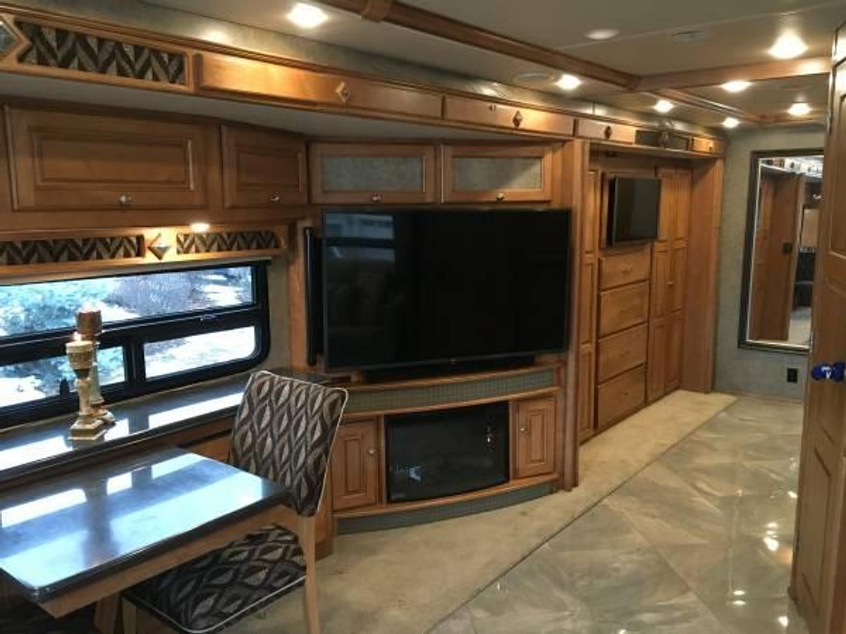 Used 2016 Winnebago Journey 40R Diesel Pusher