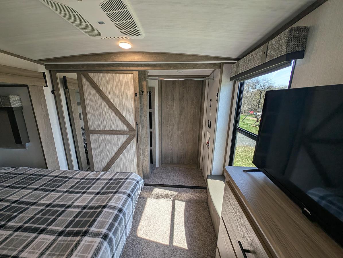 Used 2022 Forest River Salem Hemisphere 356qb