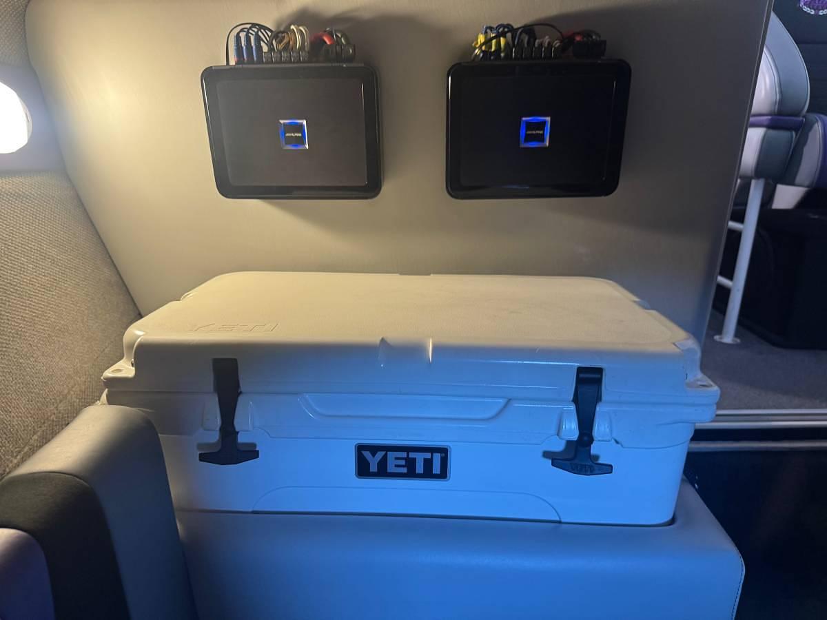 Used 2000 Magic 29 Wizard Performance Boat