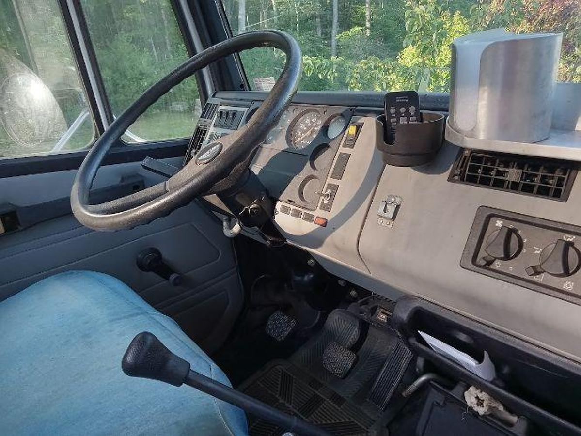 Used 1995 Freightliner FL60 & 1995 Colin Arndt Horse Trailer with LQ's