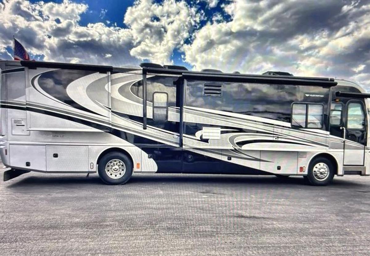 Used 2008 Fleetwood Revolution LE 40R Class A Diesel Motorhome