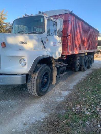 Used 1990 Ford L8000 Grain Truck