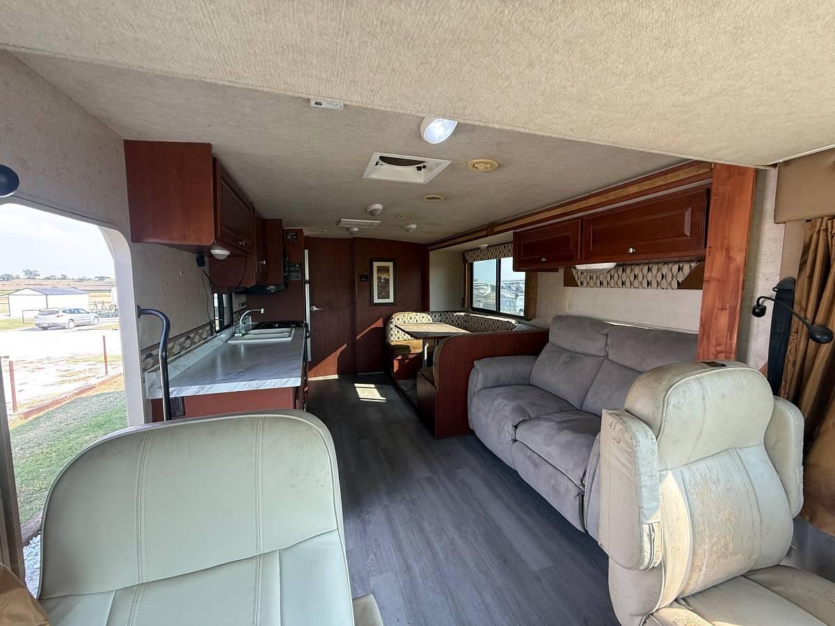 Used 2015 Winnebago Vista Class A Motorhome