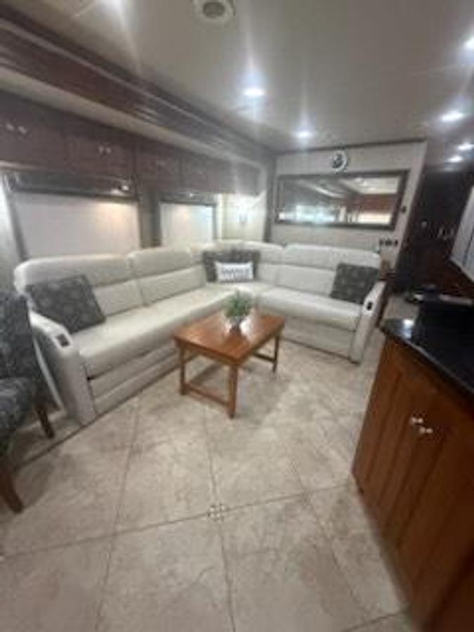 Used 2010 Winnebago Tour 40BD Class A Motorhome