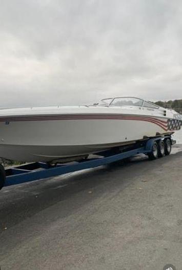 Used 2001 Fountain Lighting Powerboat with Trailer