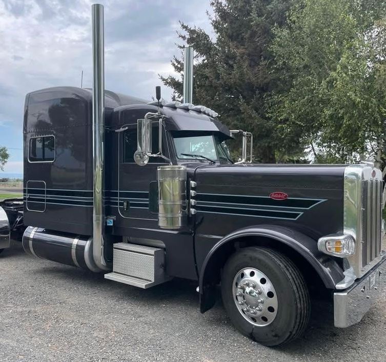 Used 2024 Peterbilt 389 Sleeper Semi Truck