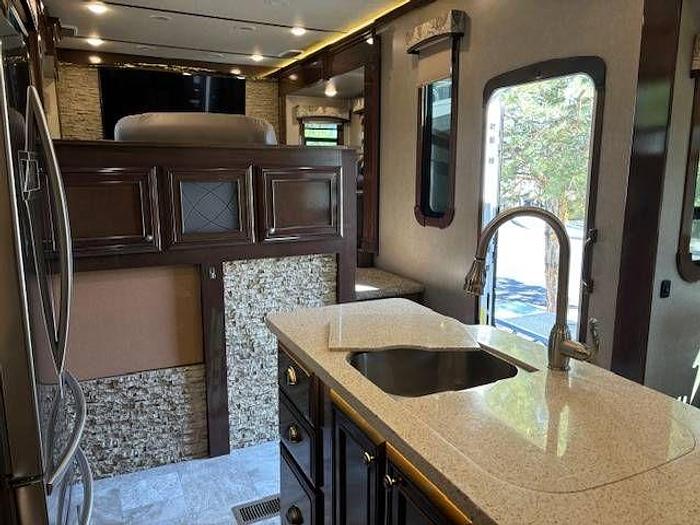 Used 2018 Redwood Redwood 3941FL