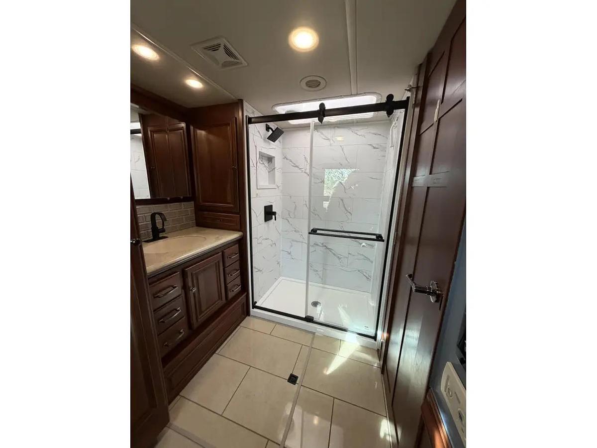 Used 2015 Winnebago Itasca Ellipse 42HD