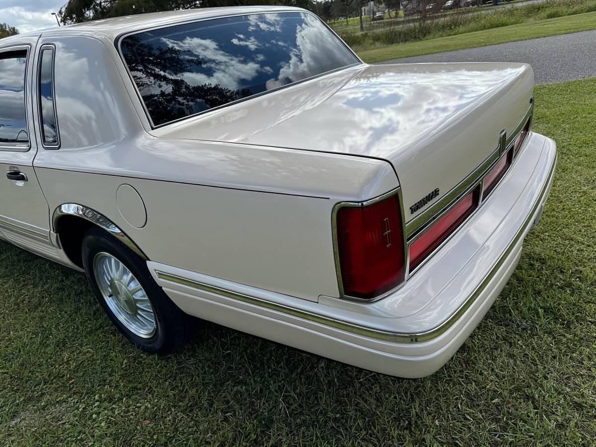 Used 1996 Lincoln Town Cartier