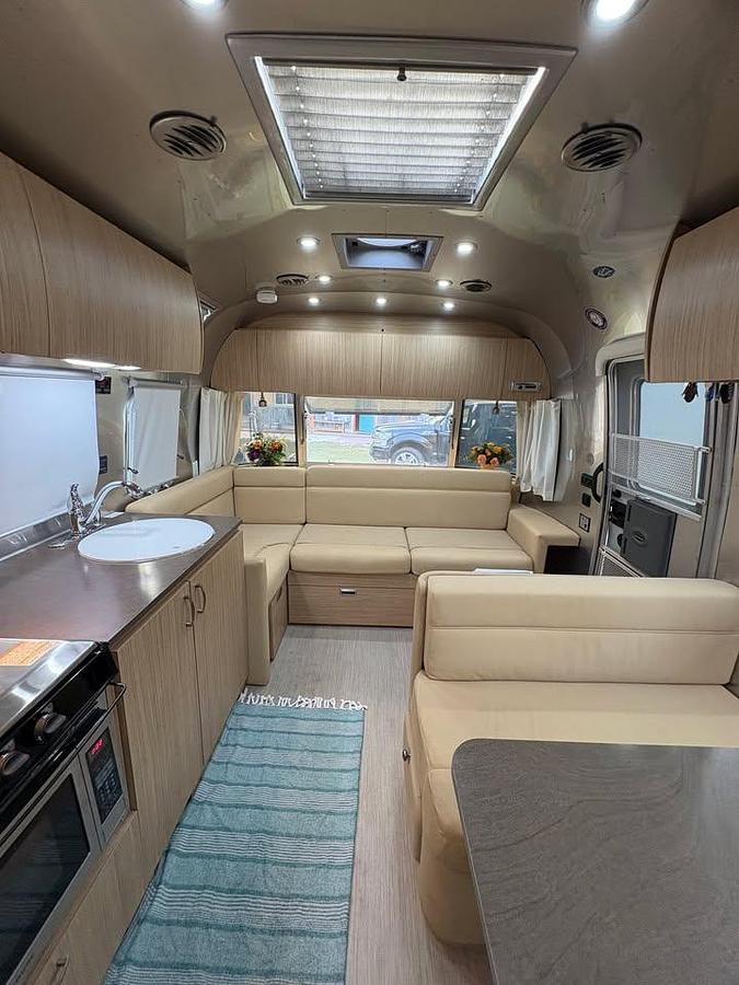 Used 2017 Airstream Flying Cloud 28RB