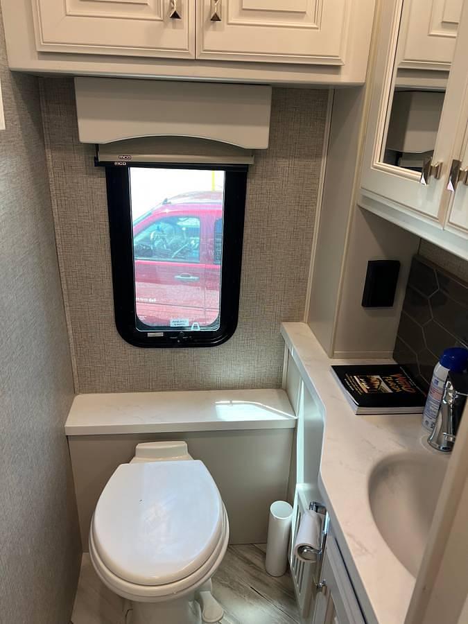 Used 2022 Fleetwood Discovery LXE 40M Class A Motorhome