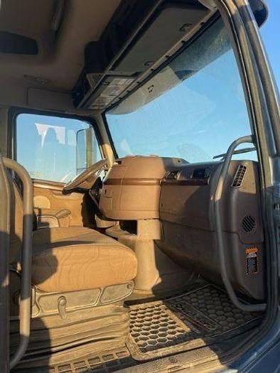 Used 2014 Volvo VNL6400 Sleeper Truck