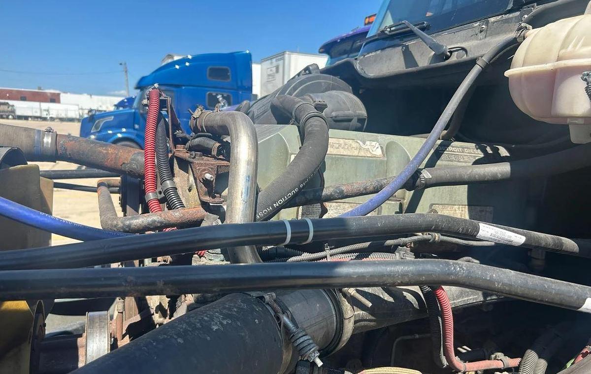 Used 2007 Freightliner Columbia 120 Semi Truck