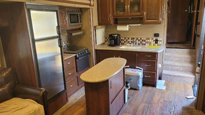 Used 2015 Keystone Outback Superlite 286FRL