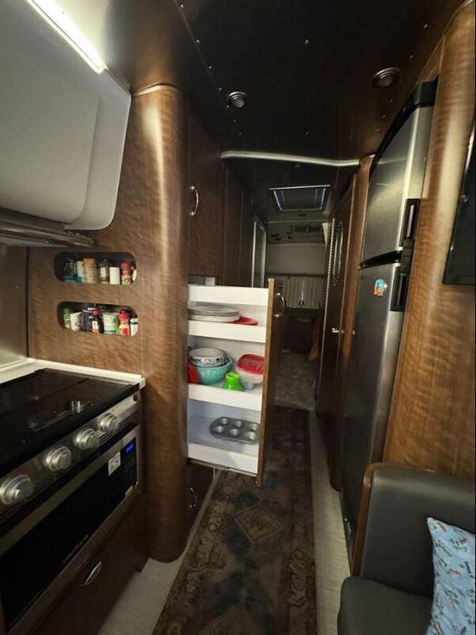 Used 2024 Airstream Globetrotter 30RB Twin