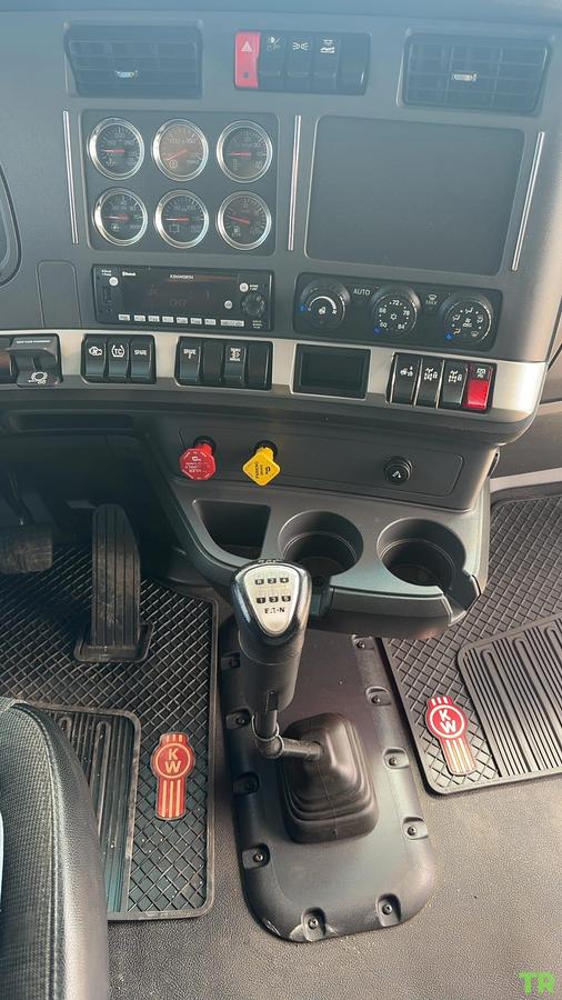 Used 2021 Kenworth T880