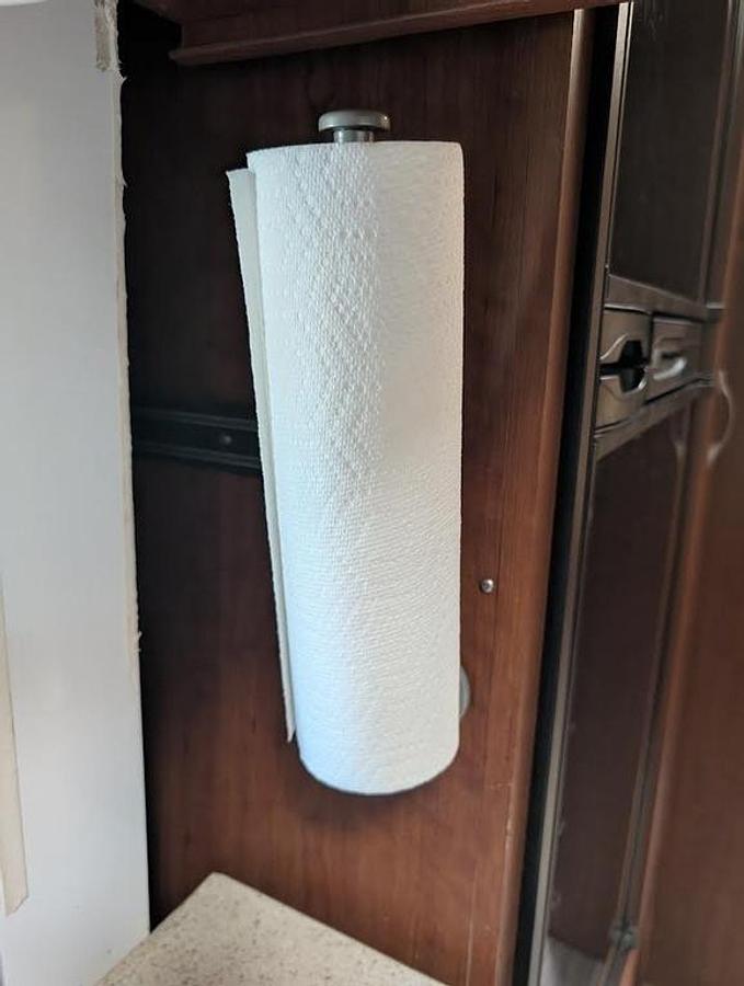 Used 2006 Fourwinds Hurricane 33H