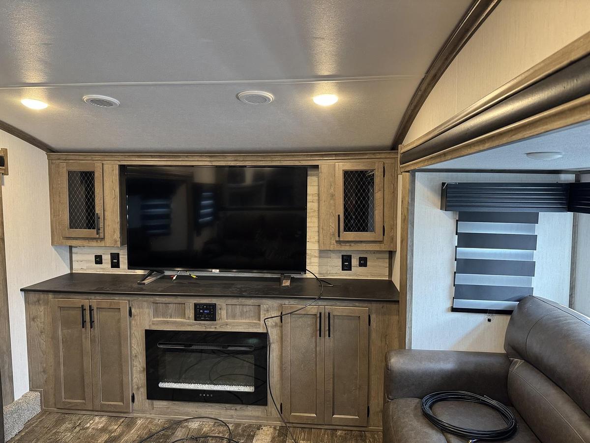 Used 2021 Forest River Sabre 37FLL