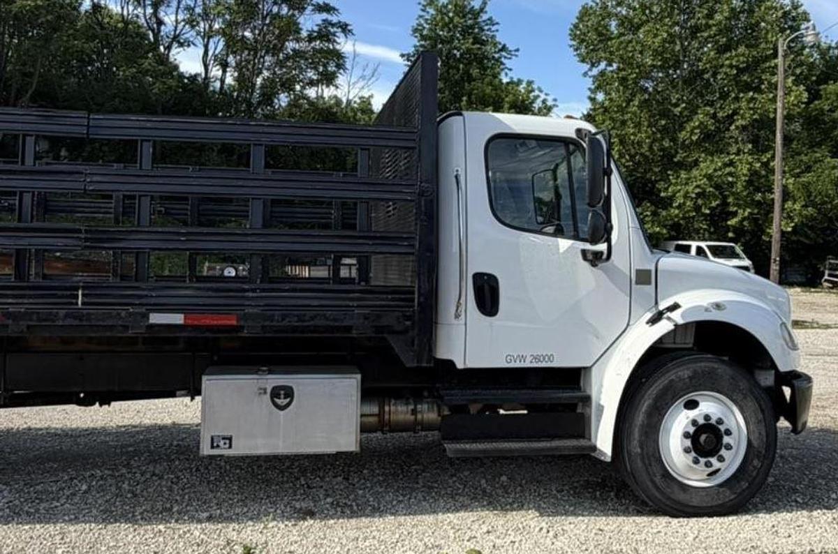 Used 2019 Freightliner Business Class M2 106