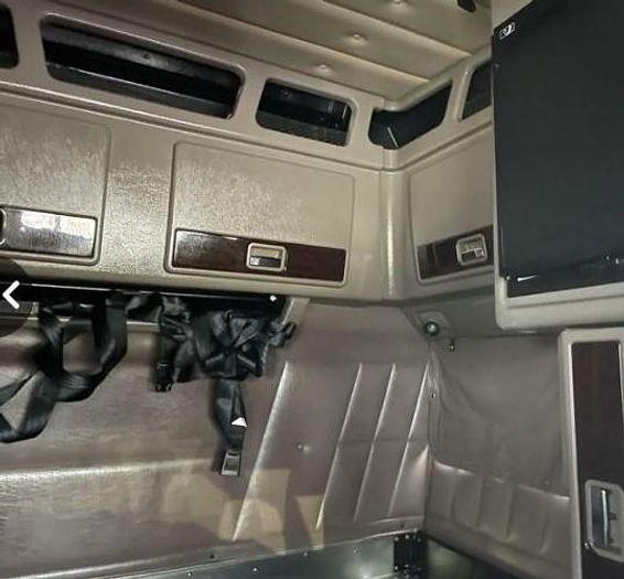 Used 2023 Peterbilt 389