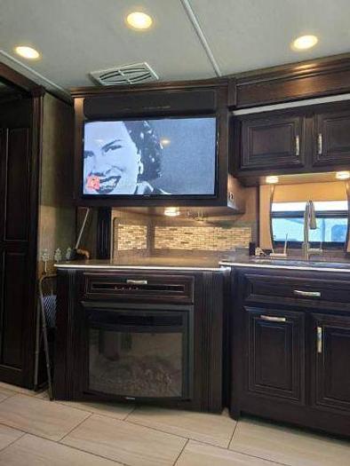 Used 2018 Forest River Berkshire XLT 45A