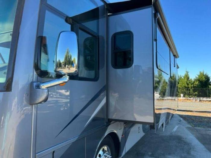 Used 2019 Newmar VENTANA 4054