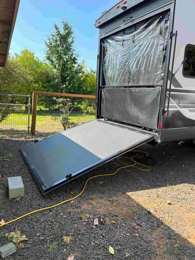 Used 2023 Forest River Sandstorm 286GSLR