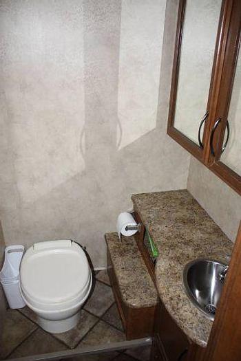 Used 2014 Thor Motor Coach Freedom Elite 31L