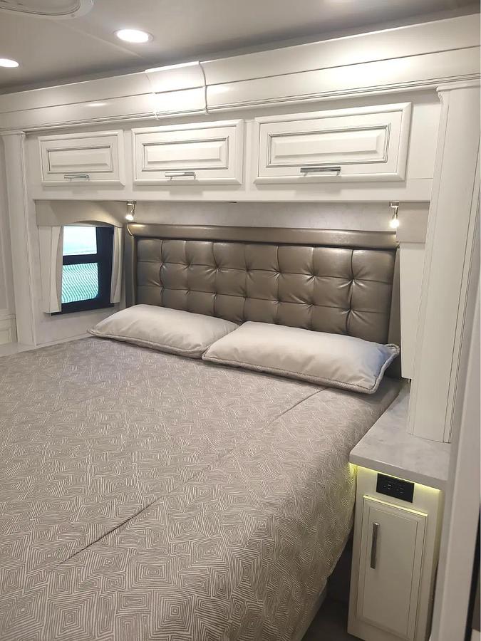 Used 2023 Entegra Coach Anthem Series M-44Z