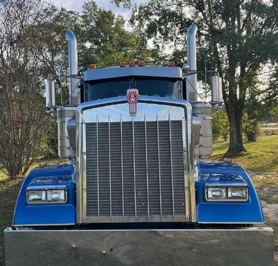 Used 2016 Kenworth W900