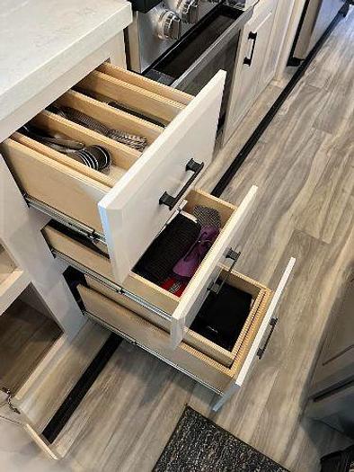 Used 2024 Jayco Pinnacle 36KPTS