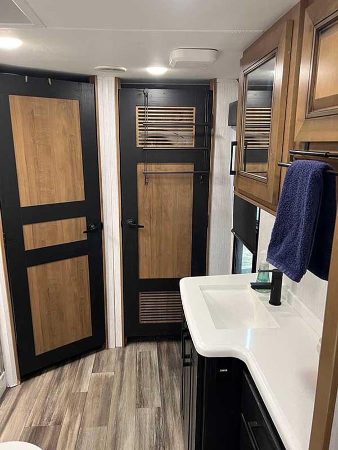 Used 2021 Heartland Landmark 365 Newport