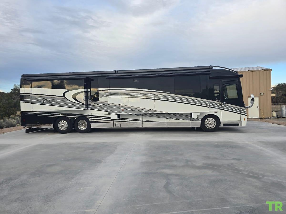 Used 2017 Winnebago Grand Tour 45RL