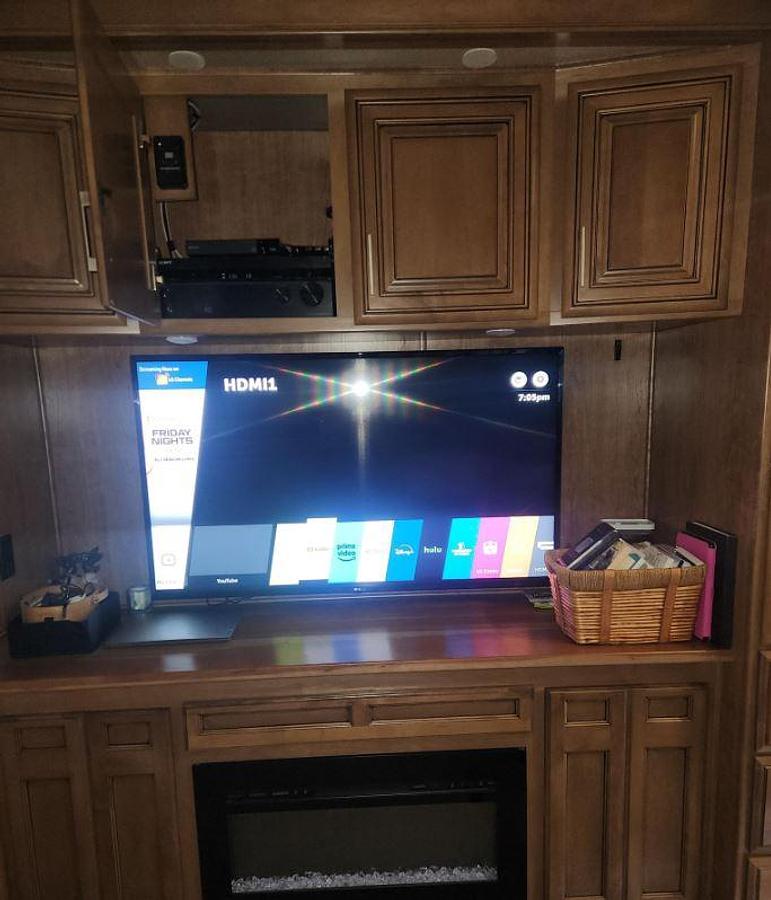 Used 2019 DRV MOBILE SUITES 44 HOUSTON Fifth Wheel