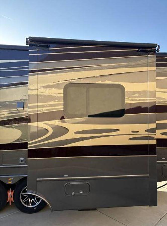 Used 2023 Luxe Elite 44FL Fifth Wheel