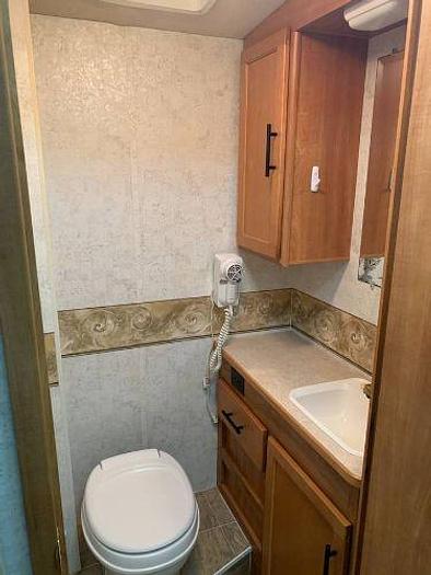 Used 2005 Winnebago Itasca Sunova 30B