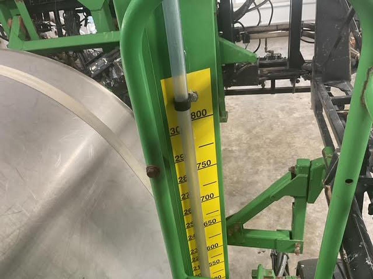 Used 2001 John Deere 4710 Self Propelled Sprayer