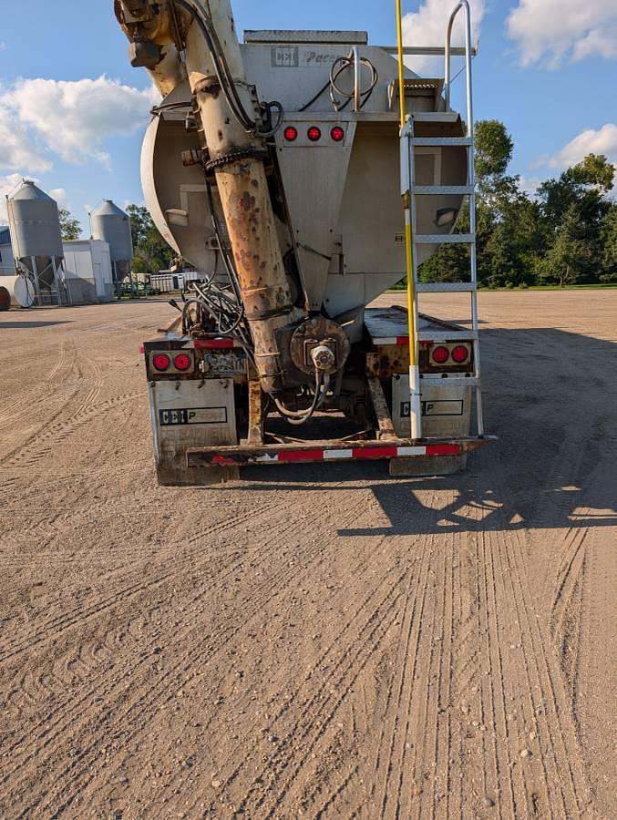 Used 2005 CEI Pacer 24 Ton Feed Trailer