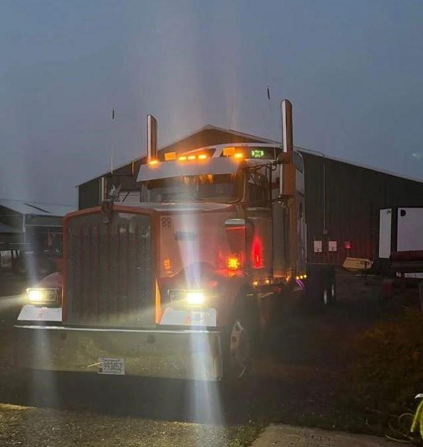 Used 2002 Kenworth W900