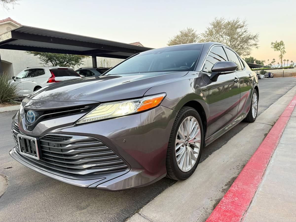 Used 2019 Toyota Camry Hybrid XLE