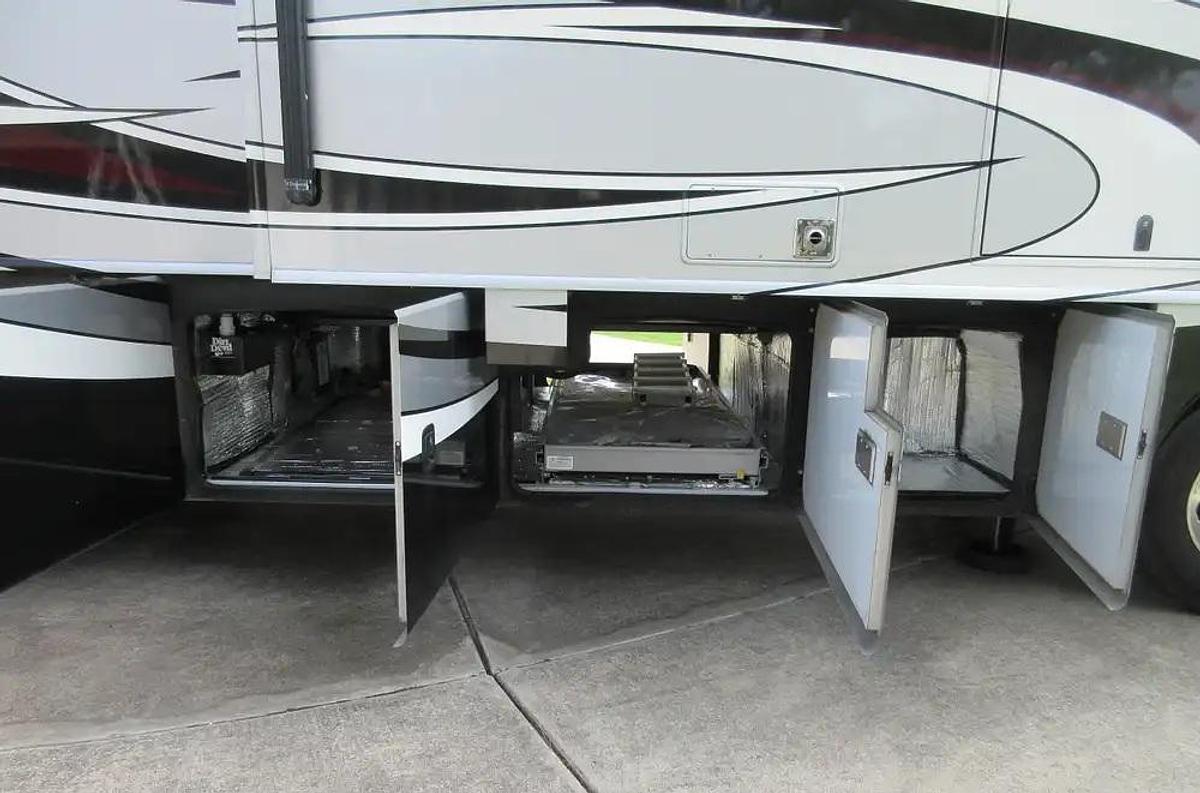 Used 2017 Fleetwood Pace Arrow LXE 38K Class A Motorhome
