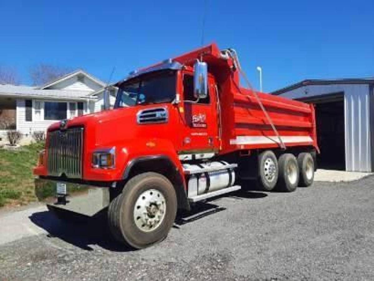 Used 2022 Western Star Tri-Axle Dump Truck