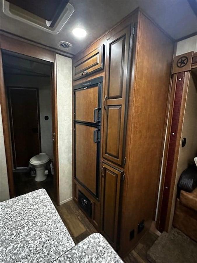 Used 2019 Bison 4 Horse 8413RGGBRSL