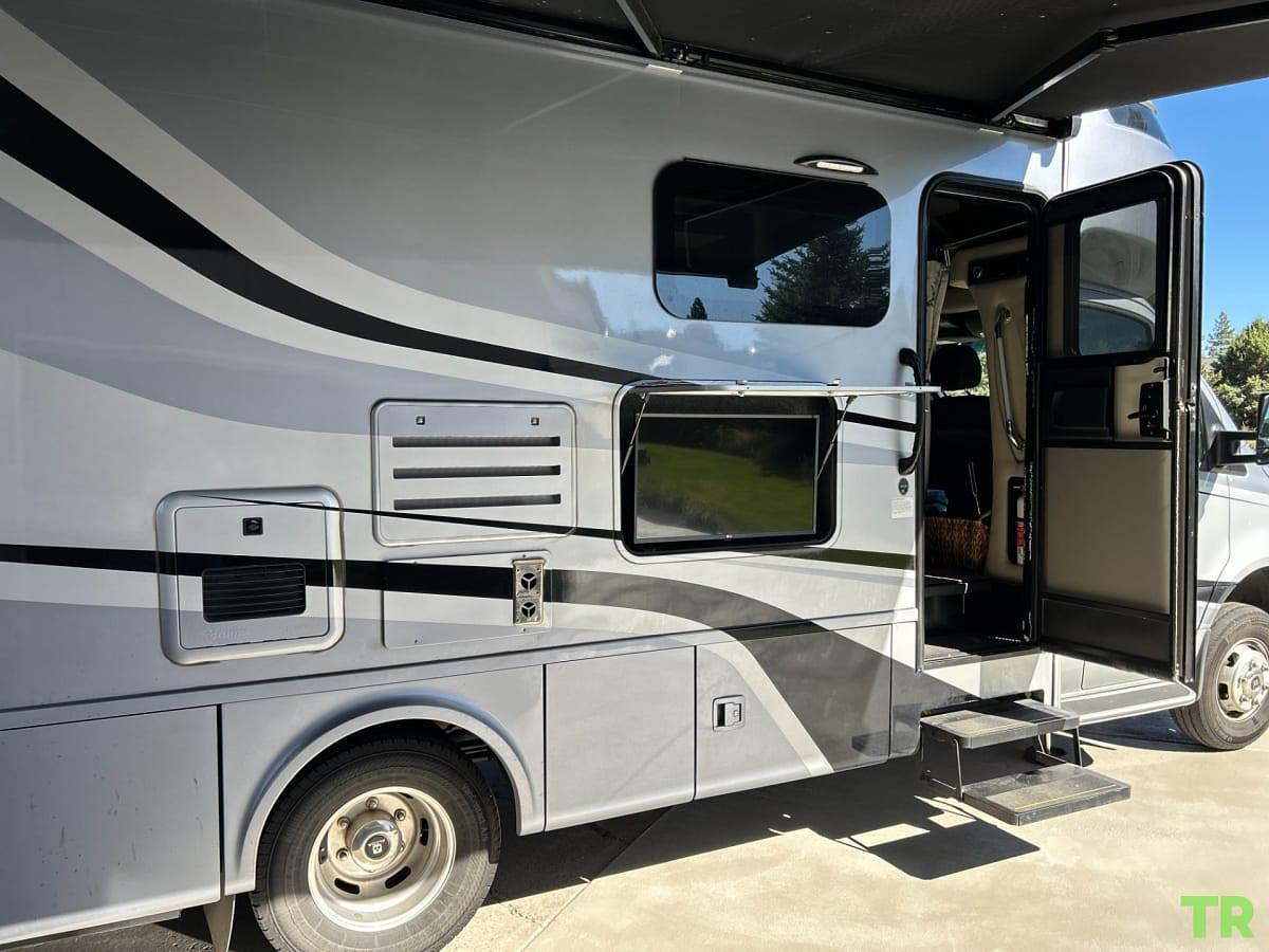 Used 2020 Tiffin Wayfarer RW Class C Motorhome