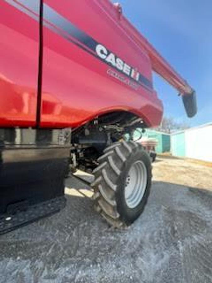 Used 2013 CASE IH 7230 Combine